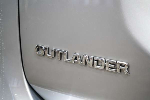 2014 Mitsubishi Outlander ES ZJ
