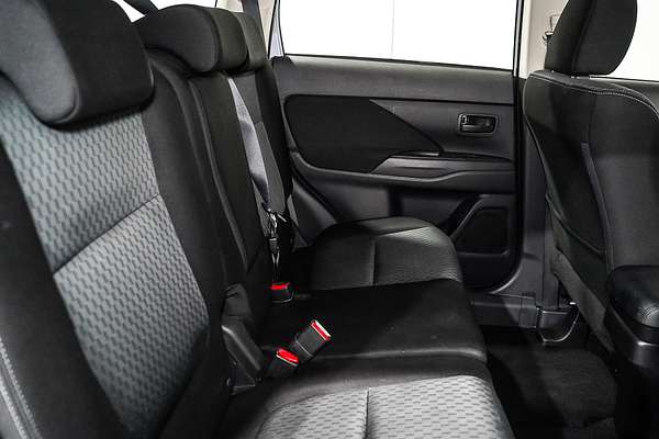 2014 Mitsubishi Outlander ES ZJ