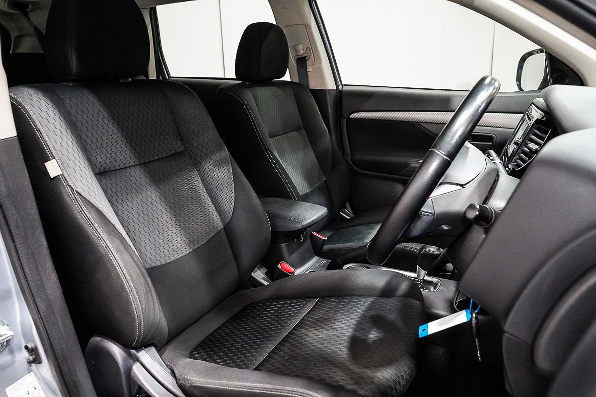 2014 Mitsubishi Outlander ES ZJ