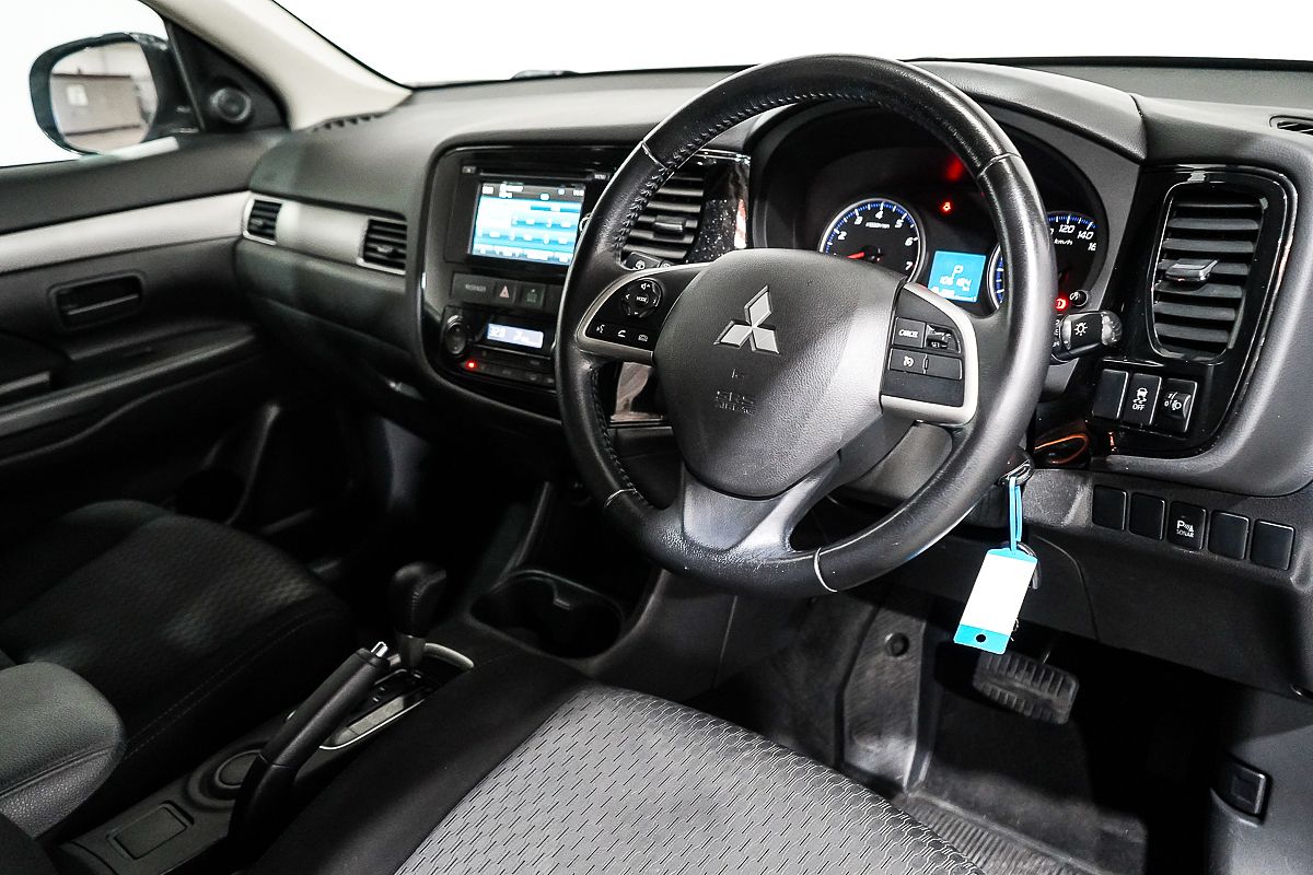 2014 Mitsubishi Outlander ES ZJ