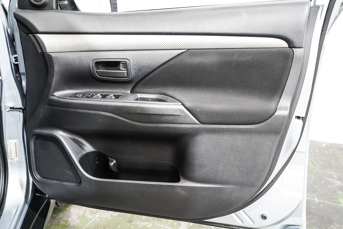 2014 Mitsubishi Outlander ES ZJ
