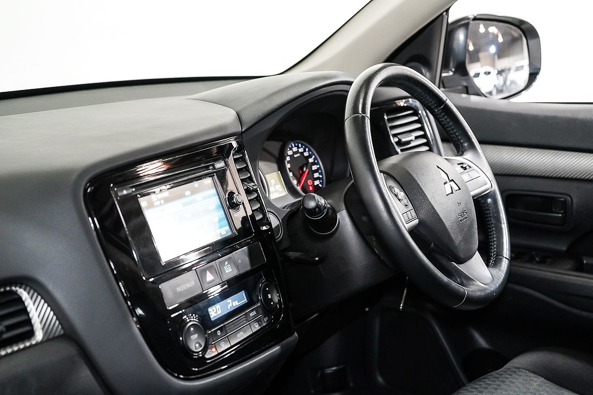 2014 Mitsubishi Outlander ES ZJ