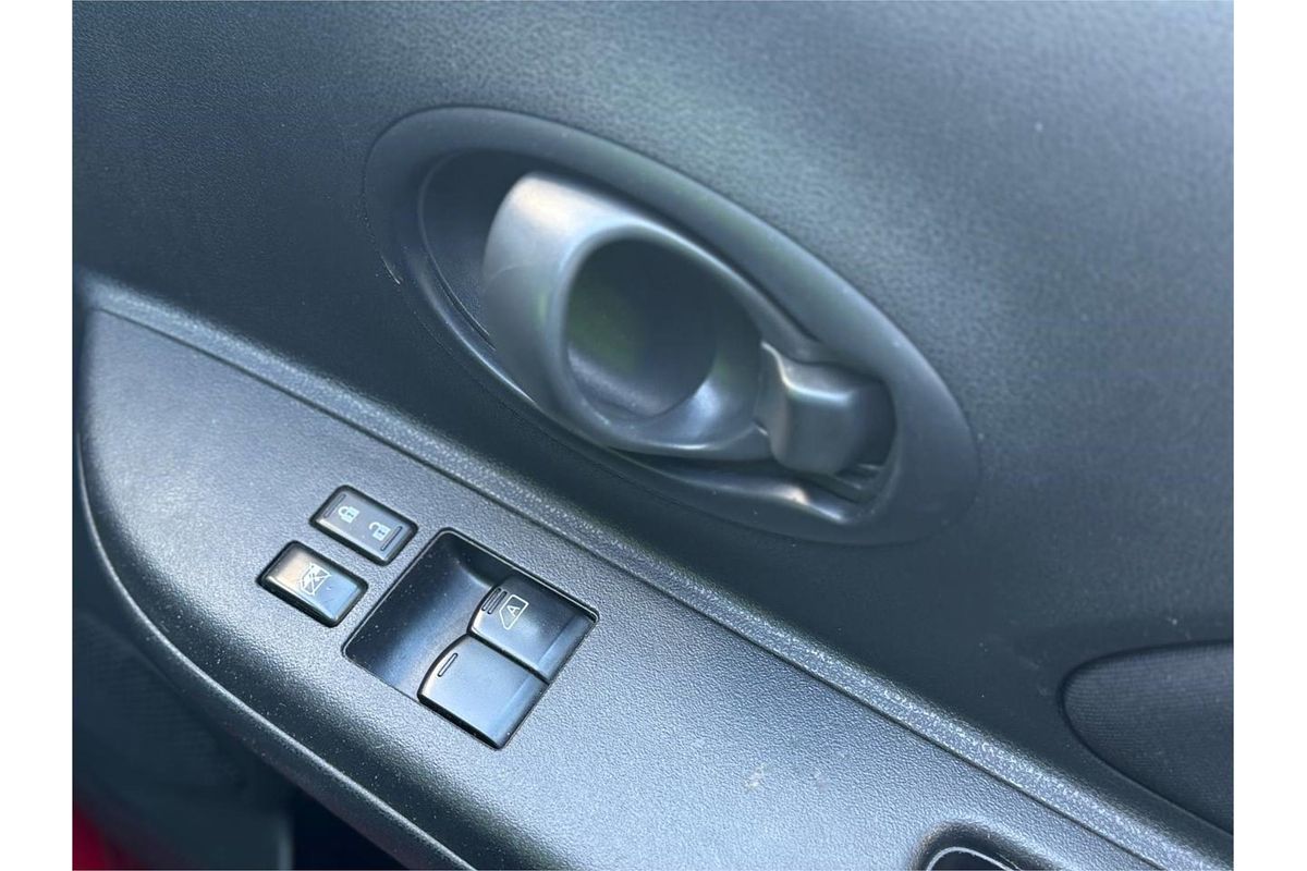 2011 Nissan Micra ST K13