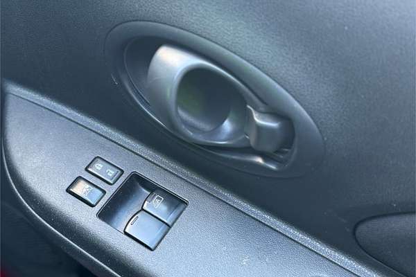 2011 Nissan Micra ST K13
