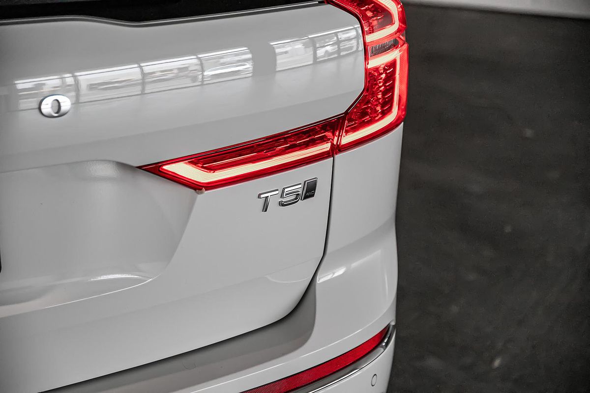 2021 Volvo XC60 T5 Inscription