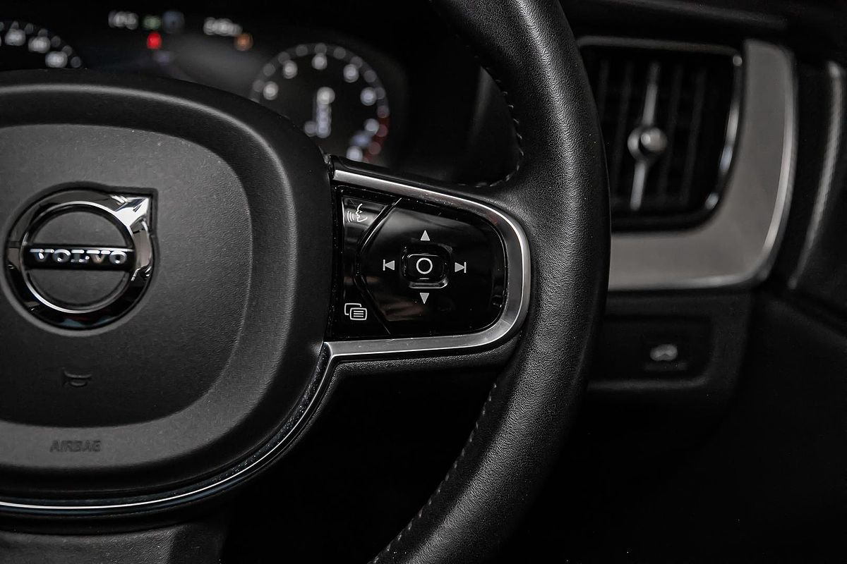 2021 Volvo XC60 T5 Inscription