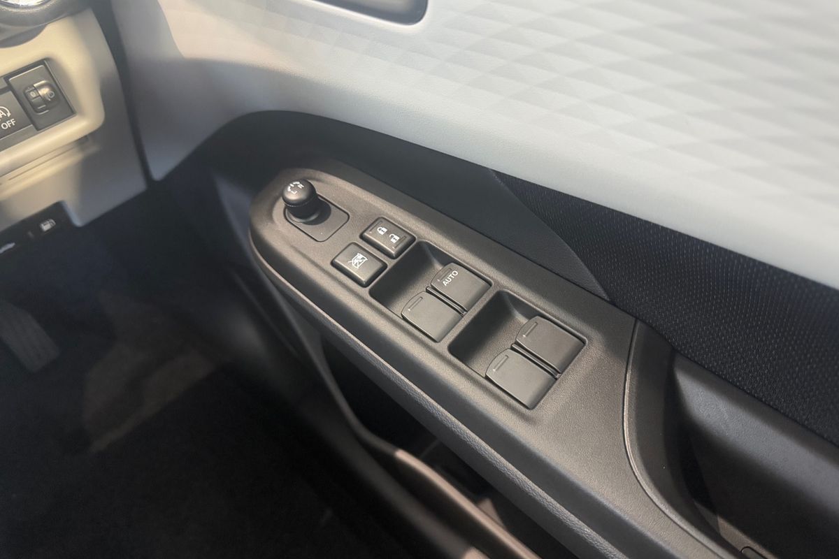 2024 Suzuki Swift Hybrid Plus UZ