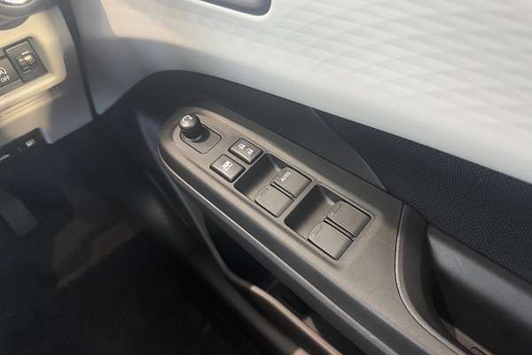2024 Suzuki Swift Hybrid Plus UZ