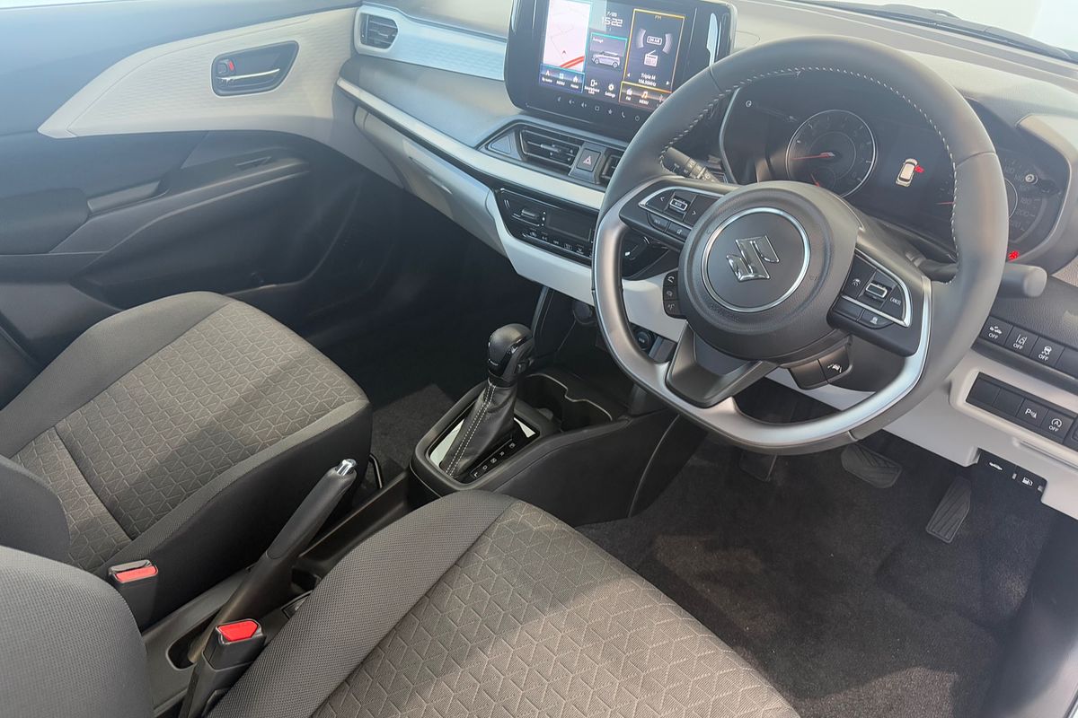 2024 Suzuki Swift Hybrid Plus UZ