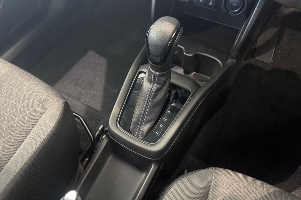 2024 Suzuki Swift Hybrid Plus UZ