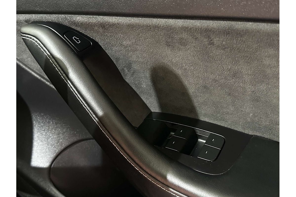2022 Tesla Model 3 Rear-Wheel Drive