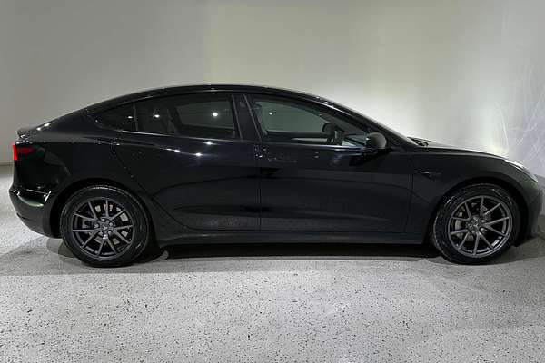 2022 Tesla Model 3 Rear-Wheel Drive