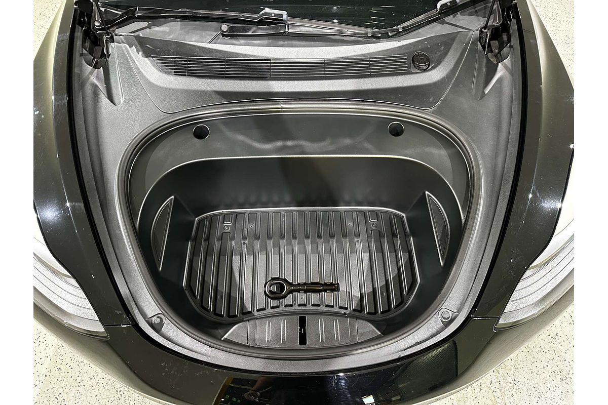 2022 Tesla Model 3 Rear-Wheel Drive