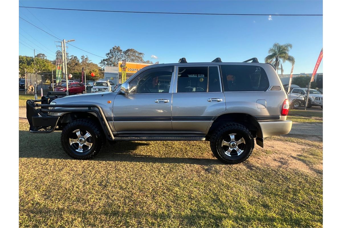 2005 Toyota Landcruiser GXL UZJ100R