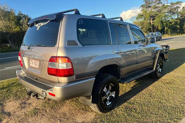 2005 Toyota Landcruiser GXL UZJ100R