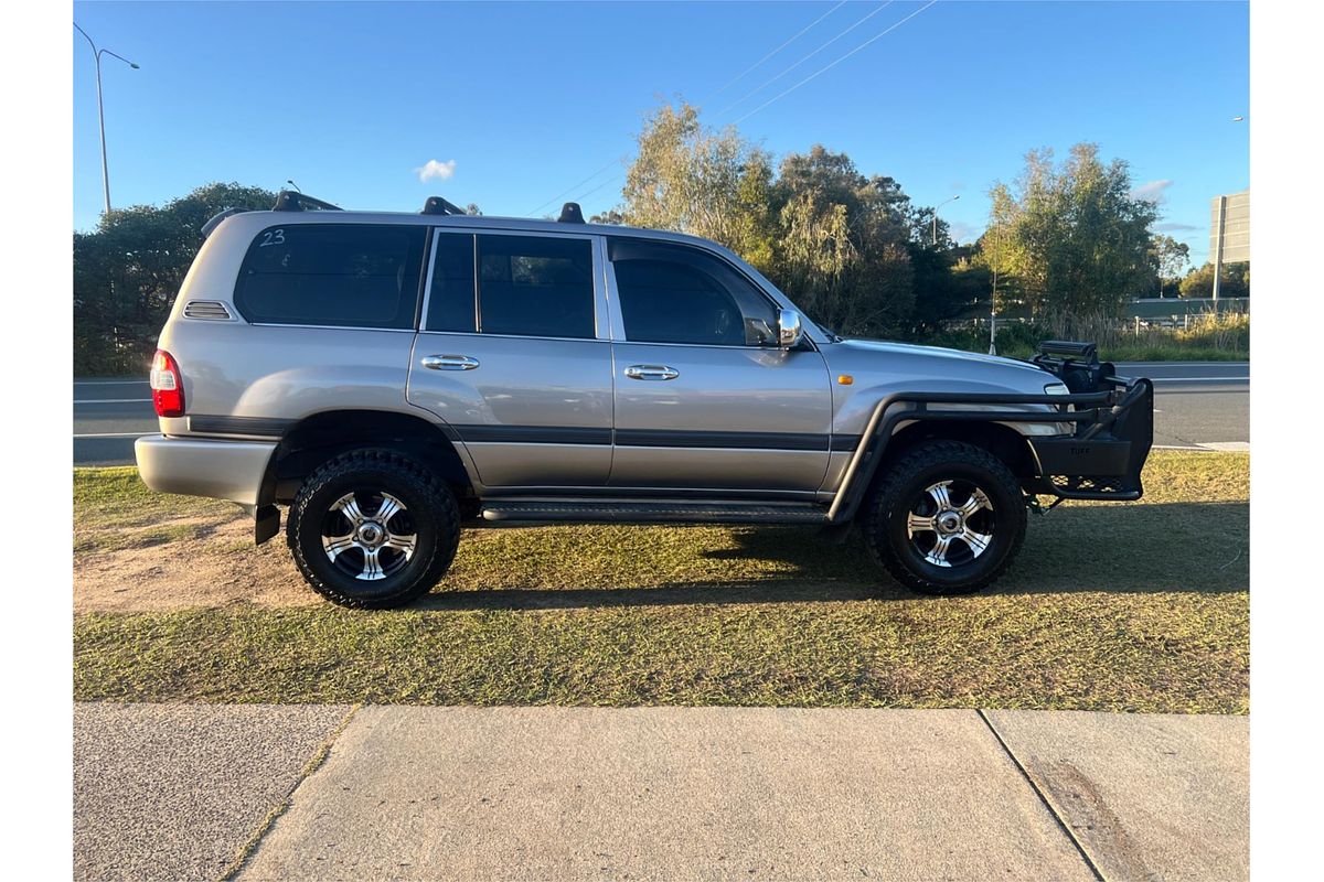 2005 Toyota Landcruiser GXL UZJ100R