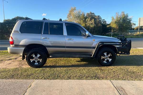 2005 Toyota Landcruiser GXL UZJ100R