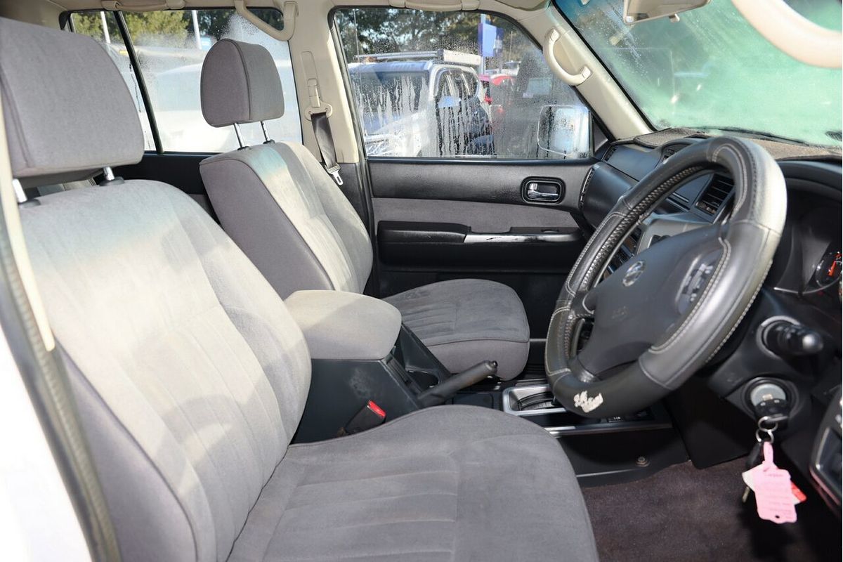 2015 Nissan Patrol ST Y61
