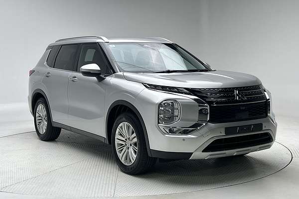 2024 Mitsubishi Outlander LS ZM