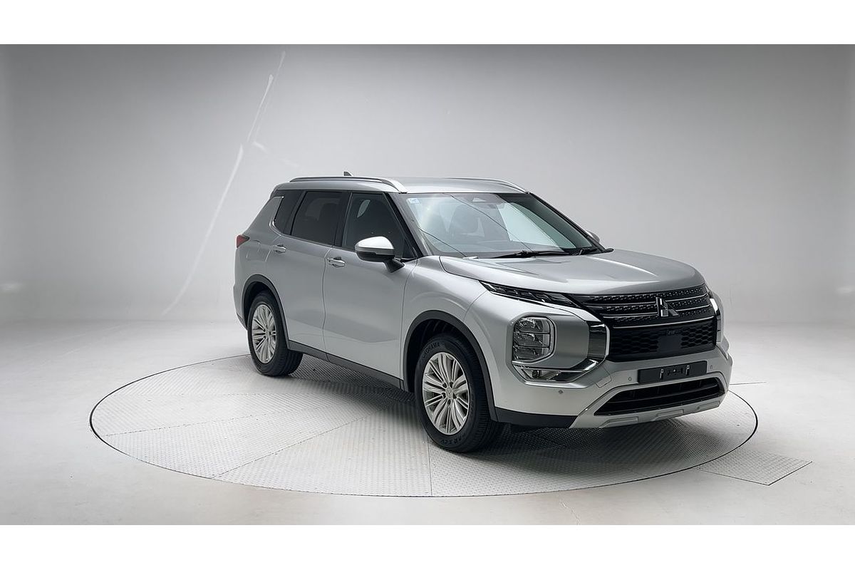 2024 Mitsubishi Outlander LS ZM