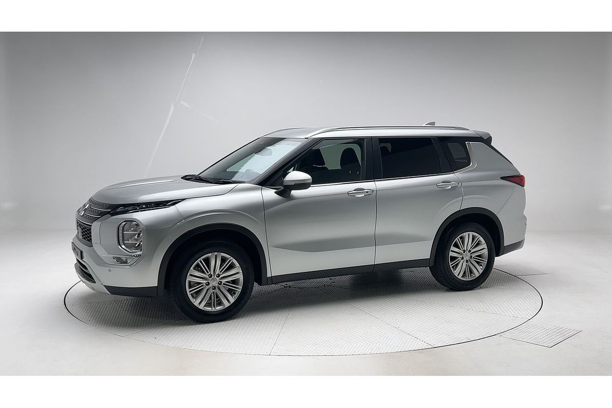 2024 Mitsubishi Outlander LS ZM