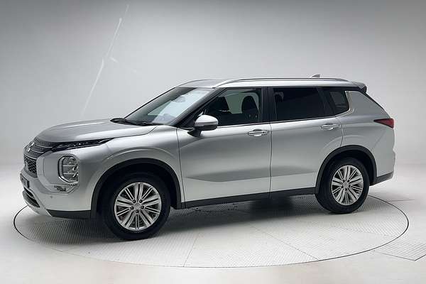 2024 Mitsubishi Outlander LS ZM
