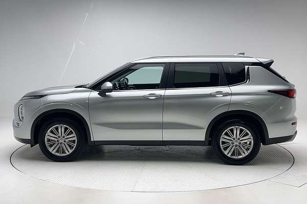 2024 Mitsubishi Outlander LS ZM