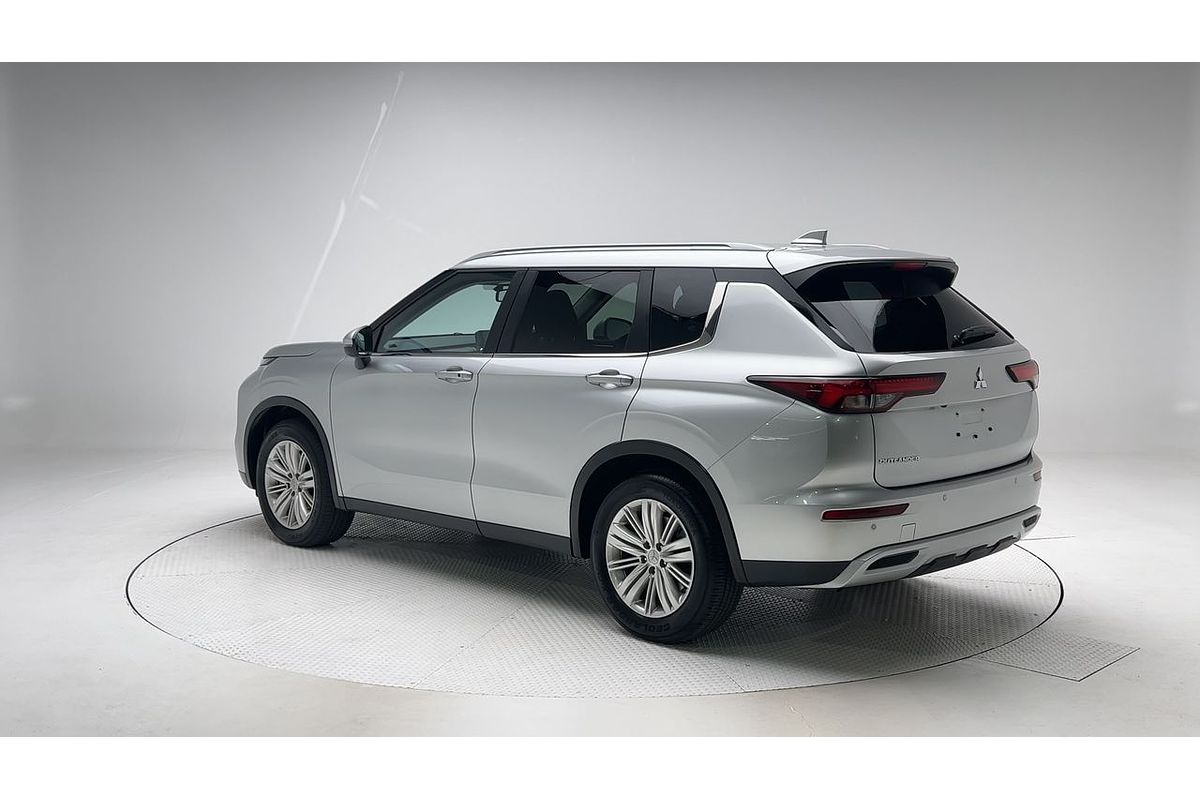 2024 Mitsubishi Outlander LS ZM