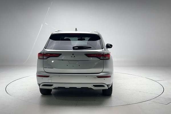2024 Mitsubishi Outlander LS ZM
