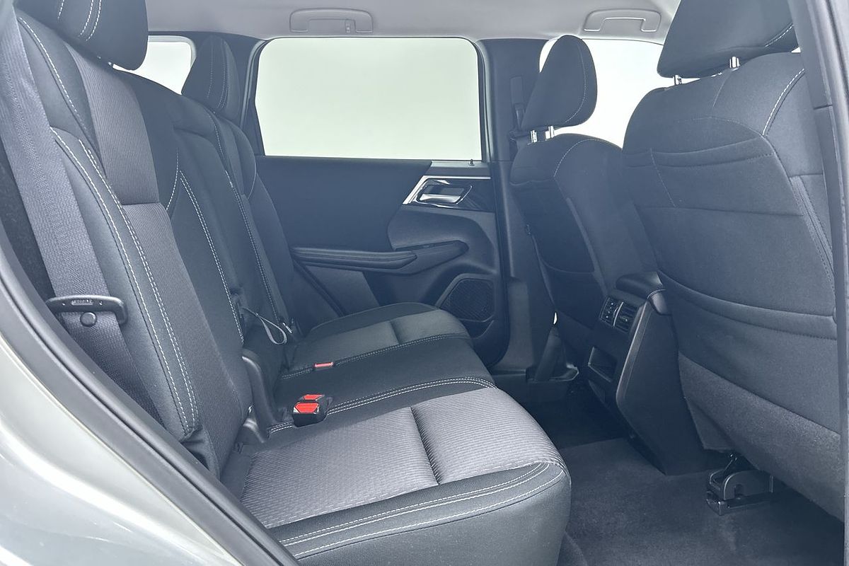2024 Mitsubishi Outlander LS ZM