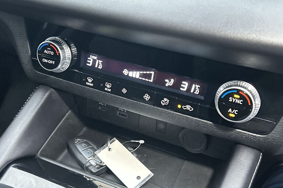 2024 Mitsubishi Outlander LS ZM