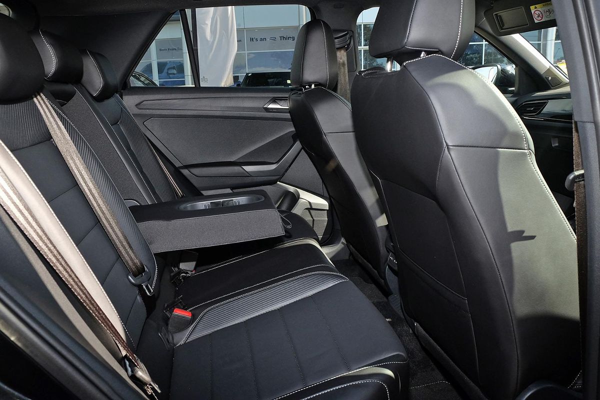 2024 Volkswagen T-Roc 140TSI R-Line D11