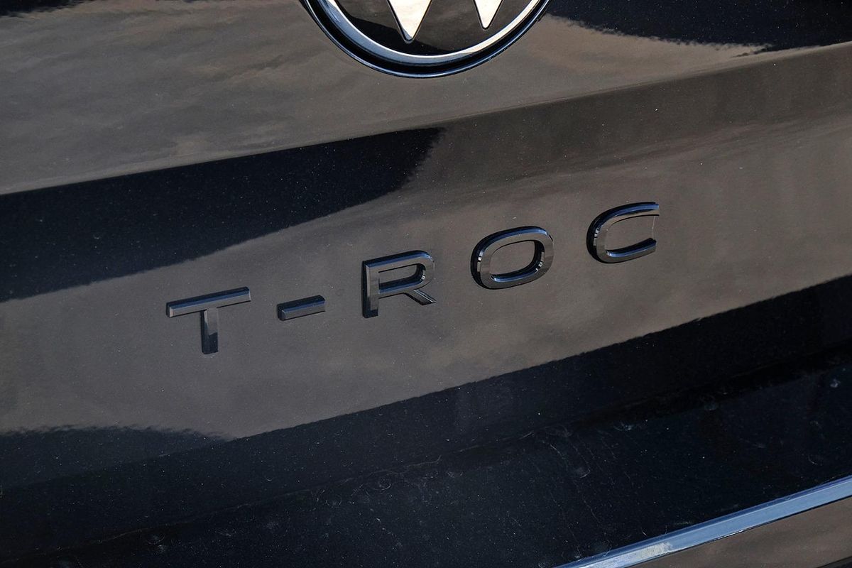 2024 Volkswagen T-Roc 140TSI R-Line D11