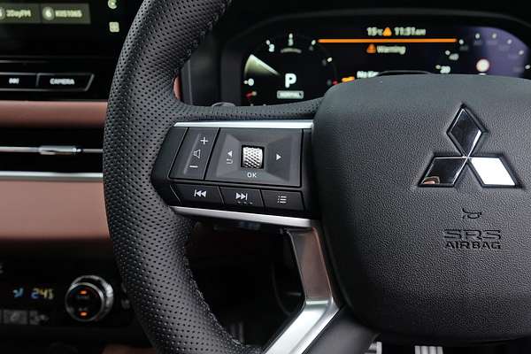 2025 Mitsubishi Outlander Exceed Tourer ZM