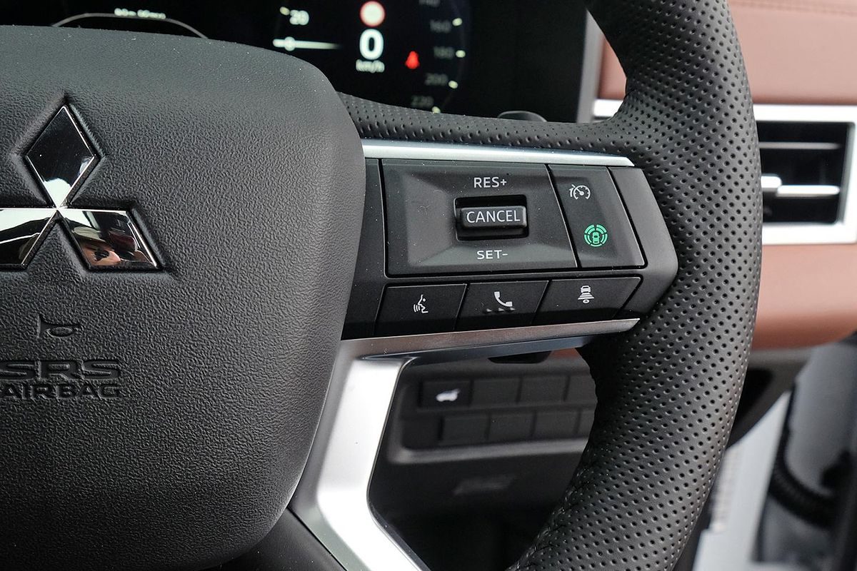 2025 Mitsubishi Outlander Exceed Tourer ZM