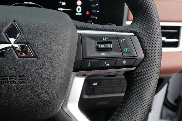 2025 Mitsubishi Outlander Exceed Tourer ZM