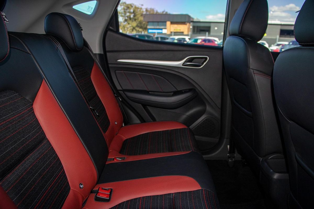 2019 MG ZS Essence AZS1