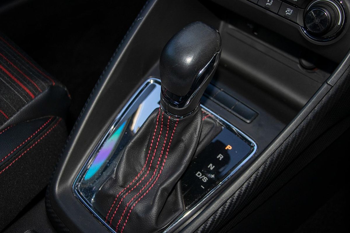 2019 MG ZS Essence AZS1