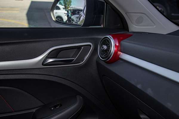 2019 MG ZS Essence AZS1