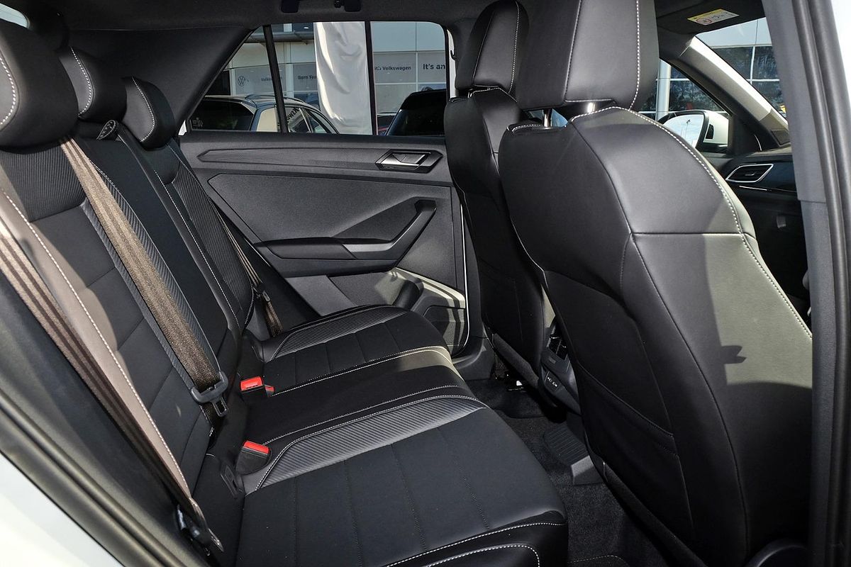 2024 Volkswagen T-Roc 140TSI R-Line D11
