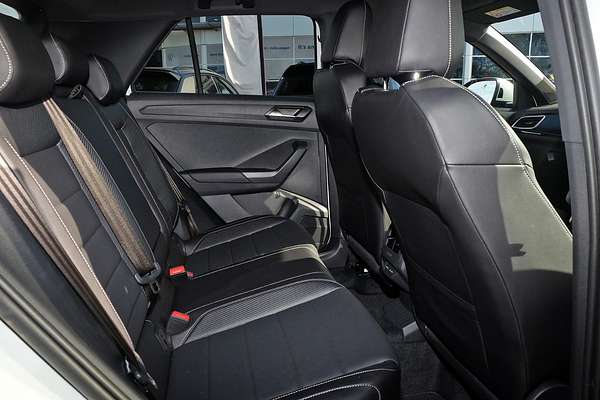 2024 Volkswagen T-Roc 140TSI R-Line D11