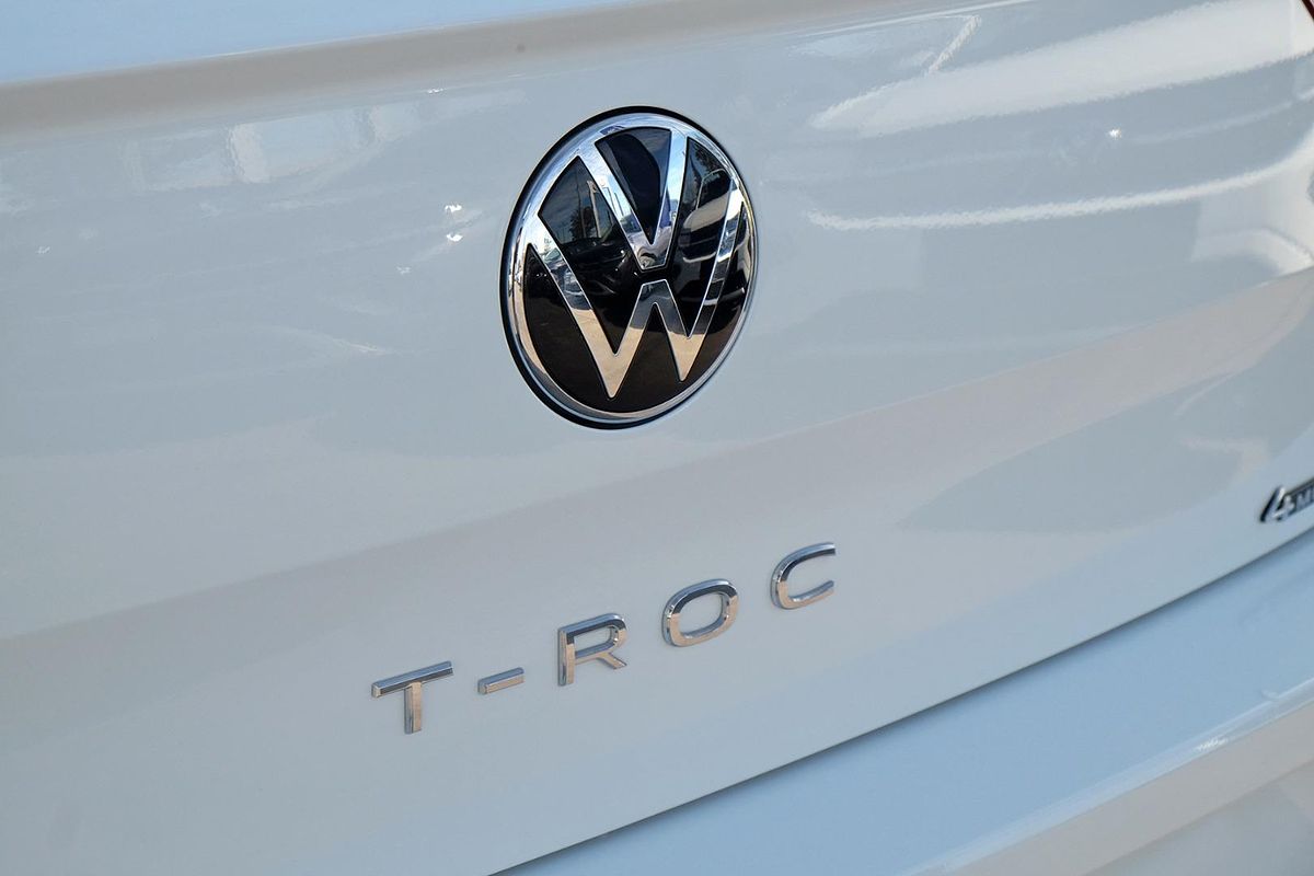 2024 Volkswagen T-Roc 140TSI R-Line D11