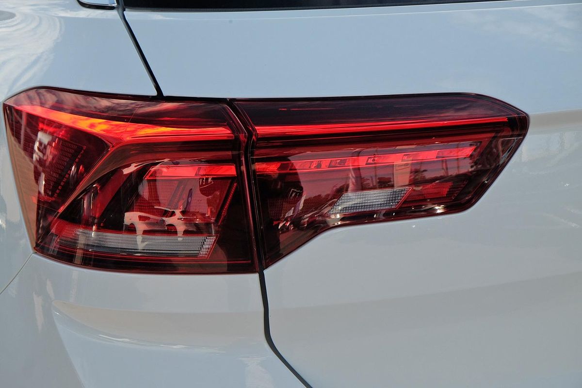 2024 Volkswagen T-Roc 140TSI R-Line D11
