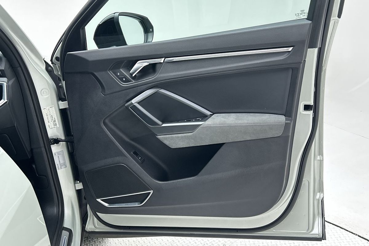 2021 Audi Q3 40 TFSI S line F3