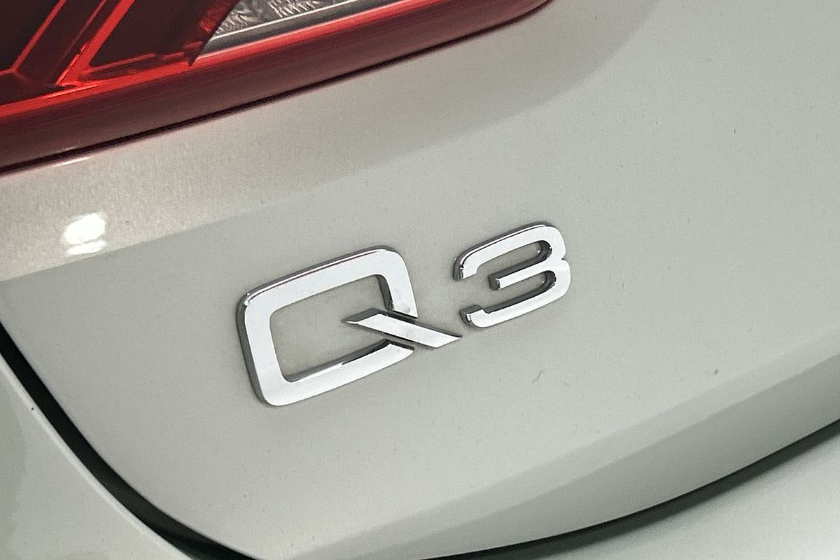 2021 Audi Q3 40 TFSI S line F3