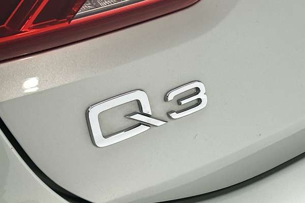 2021 Audi Q3 40 TFSI S line F3