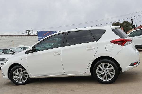 2017 Toyota Corolla Hybrid ZWE186R