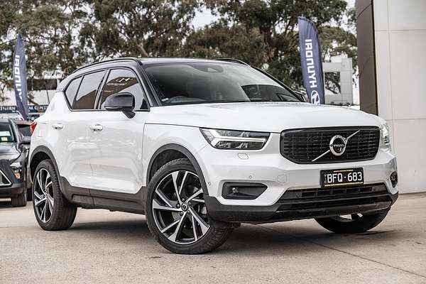 2019 Volvo XC40 T5 R-Design
