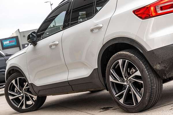 2019 Volvo XC40 T5 R-Design