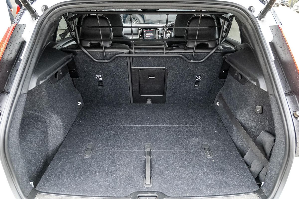 2019 Volvo XC40 T5 R-Design